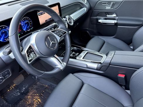 Used 2025 Mercedes-Benz EQB 300 EQB 300 image 10