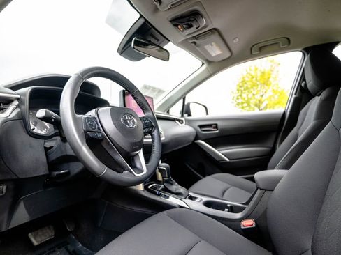 Used 2024 Toyota Corolla Cross LE AWD/4WD image 5