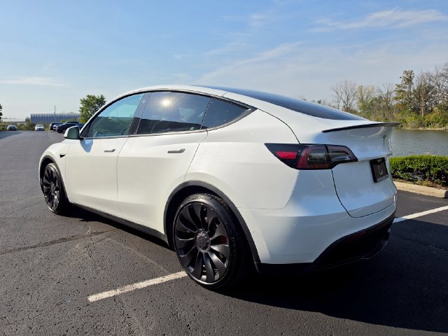 Used 2022 Tesla Model Y Performance AWD/4WD image 10