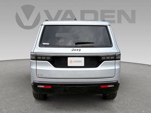 New 2026 Jeep Grand Wagoneer 2WD w/ Premium Group I image 18