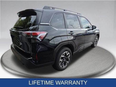 Used 2025 Subaru Forester Premium AWD/4WD image 8