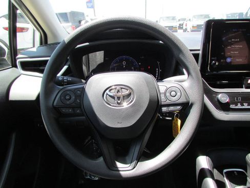 Used 2026 Toyota Corolla LE FWD image 23