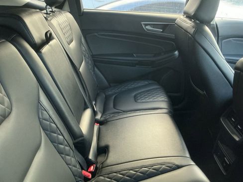 Used 2024 Ford Edge Titanium image 8