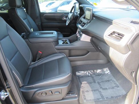 Used 2022 GMC Yukon SLT w/ SLT Luxury Package RWD image 10