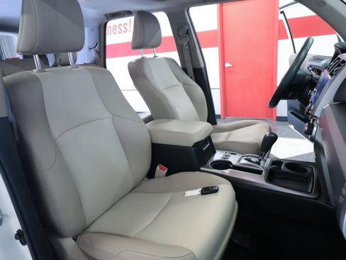 Used 2022 Toyota 4Runner SR5 Premium w/ Moonroof Package RWD image 26