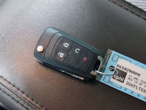 Used 2017 GMC Terrain SLE w/ Convenience Package image 38