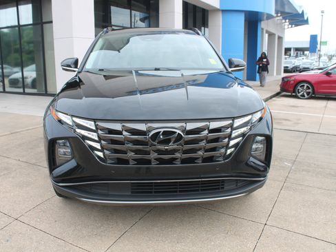 Used 2022 Hyundai Tucson Limited FWD image 2