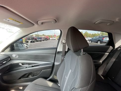 Used 2026 Hyundai Elantra SE FWD image 11