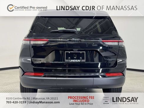 Certified 2025 Jeep Grand Cherokee Altitude AWD/4WD image 8