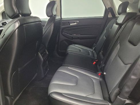 Used 2018 Ford Edge Titanium w/ Equipment Group 302A AWD/4WD image 18