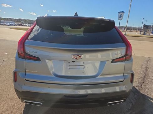 Used 2025 Cadillac XT4 Premium Luxury image 6