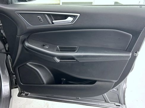 Used 2024 Ford Edge SE w/ Black Appearance Package AWD/4WD image 16
