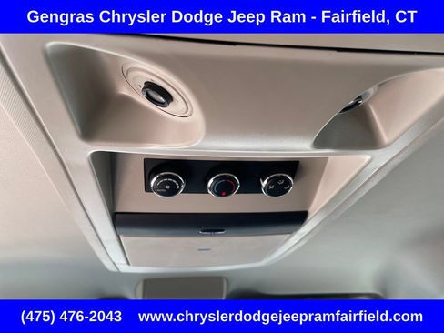 Used 2015 Chrysler Town & Country Touring w/ Driver Convenience Group FWD image 33