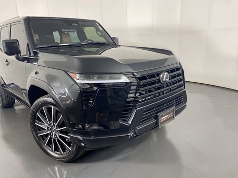 Used 2024 Lexus GX 550 image 2