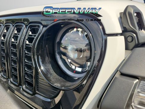 Used 2025 Jeep Wrangler Unlimited Sport AWD/4WD image 5