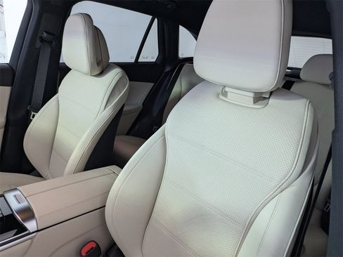 New 2026 Mercedes-Benz GLC 300 image 8