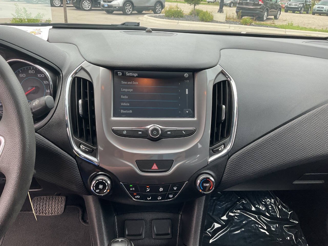 Used 2016 Chevrolet Cruze LT FWD image 21
