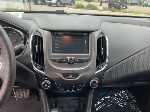 Used 2016 Chevrolet Cruze LT FWD image 21