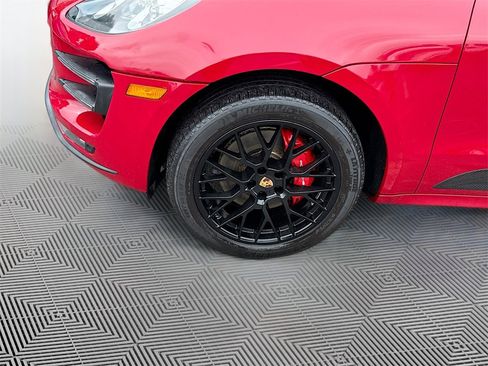 Used 2018 Porsche Macan Turbo w/ Premium Package Plus image 36