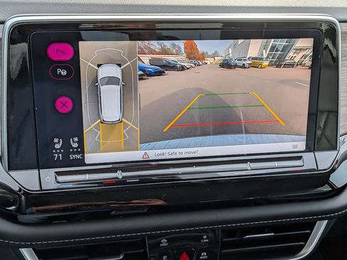 Used 2024 Volkswagen Atlas SEL Premium R-Line image 26