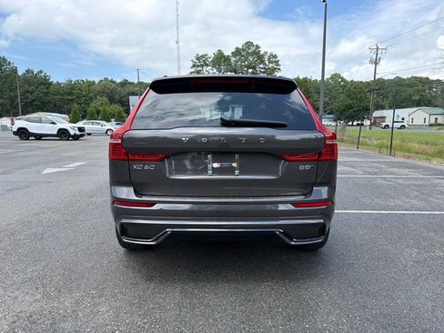 Used 2023 Volvo XC60 B5 Plus w/ Climate Package AWD/4WD image 6