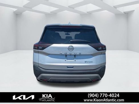 Used 2023 Nissan Rogue SV image 4