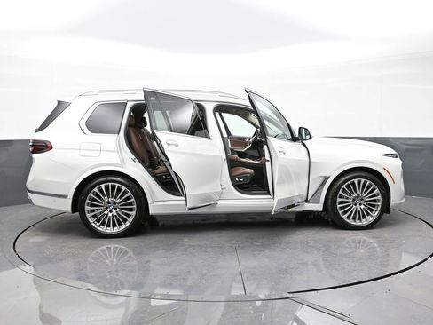 Used 2023 BMW X7 xDrive40i w/ Premium Package image 33