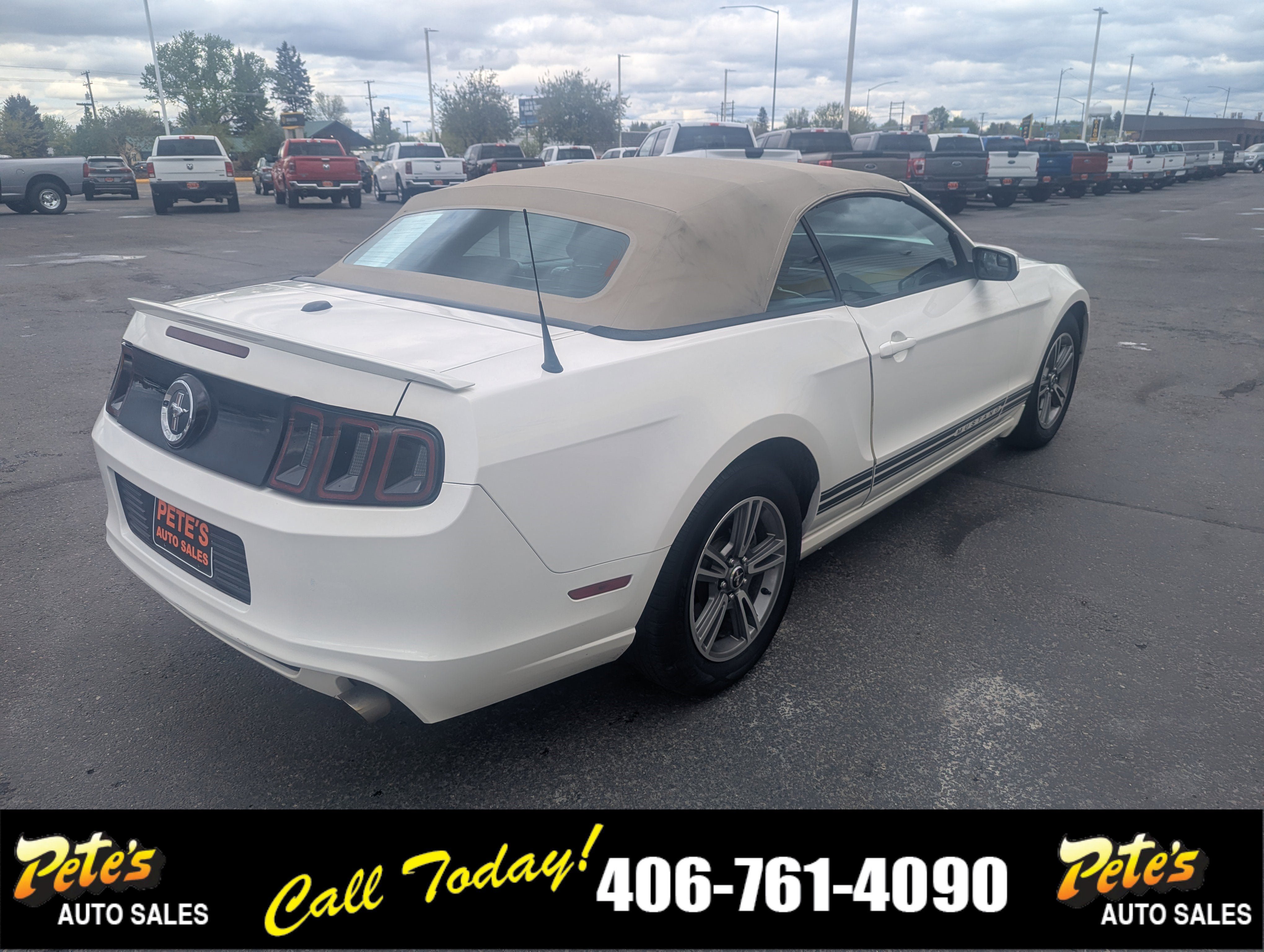 Used 2013 Ford Mustang Premium RWD image 4