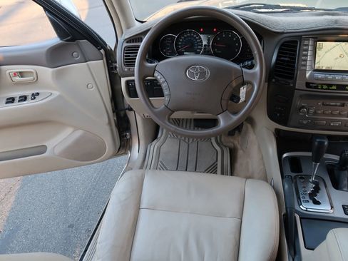 Used 2003 Toyota Land Cruiser image 28