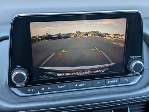 Used 2023 Nissan Rogue SV FWD image 26