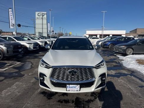 Certified 2025 INFINITI QX55 Luxe w/ Accent Package image 2