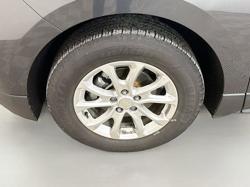 Used 2018 Chevrolet Equinox LT image 32