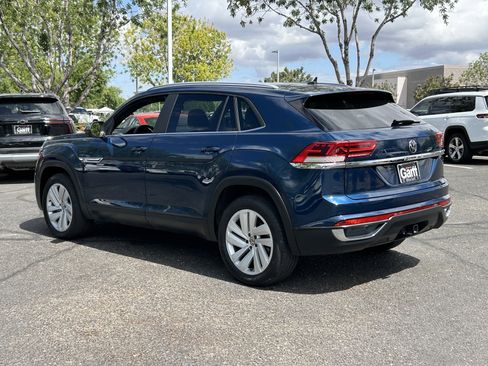 Used 2023 Volkswagen Atlas Cross Sport SE w/ Panoramic Sunroof Package FWD image 3