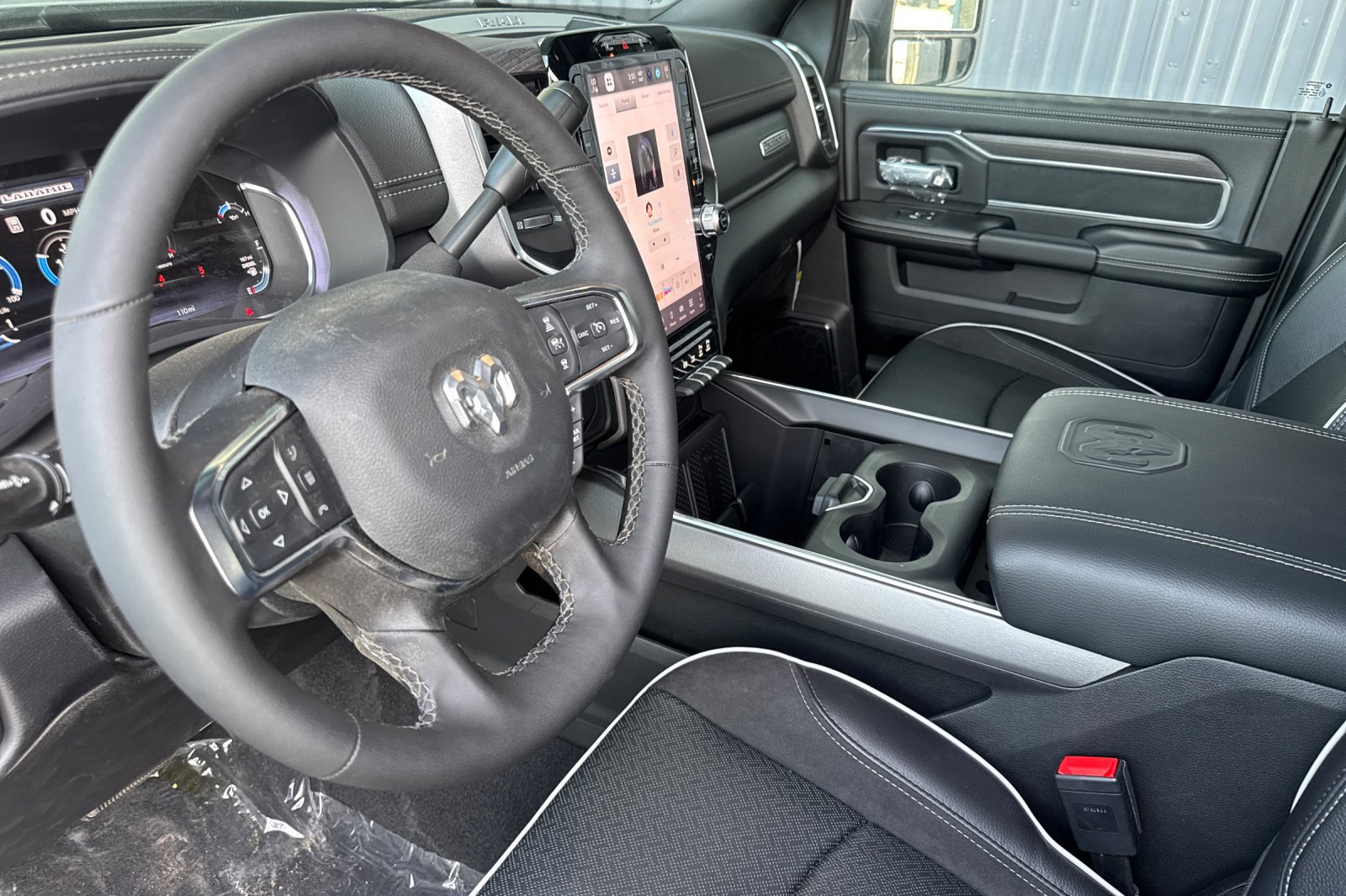 New 2026 RAM 2500 Laramie w/ Night Edition AWD/4WD image 9