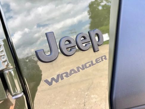 Used 2021 Jeep Wrangler Sport AWD/4WD image 9