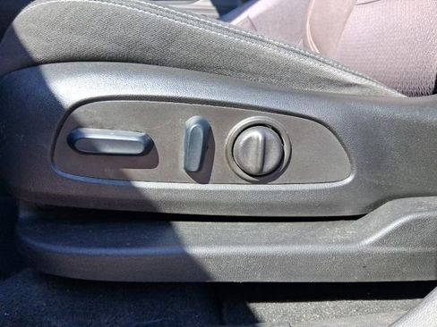 Used 2023 GMC Terrain SLE w/ Driver Convenience Package AWD/4WD image 13