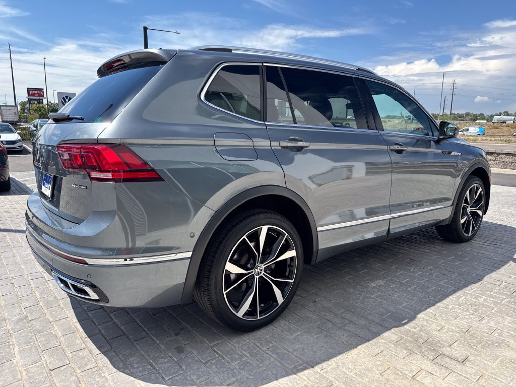 Certified 2023 Volkswagen Tiguan SEL R-Line AWD/4WD image 5