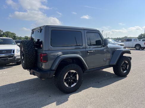 Used 2018 Jeep Wrangler Rubicon AWD/4WD image 2