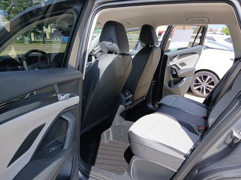 New 2026 Volkswagen Tiguan SE FWD image 17