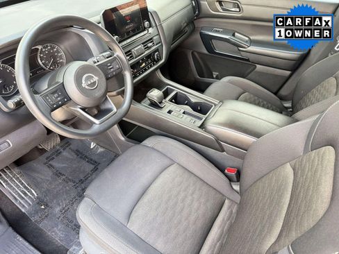 Used 2024 Nissan Pathfinder S FWD image 4