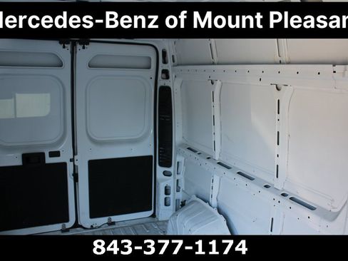 Used 2025 RAM ProMaster 2500 w/ Convenience Group image 10