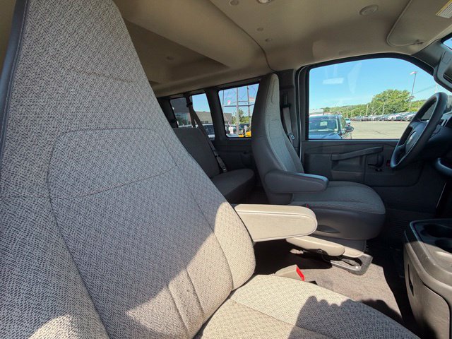 Used 2025 Chevrolet Express 3500 LT w/ LT Preferred Equipment Group RWD image 16
