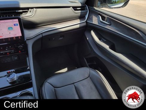 Used 2023 Jeep Grand Cherokee Limited w/ Luxury Tech Group II RWD image 22