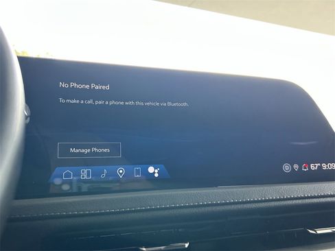 Used 2025 Cadillac XT4 Premium Luxury image 23