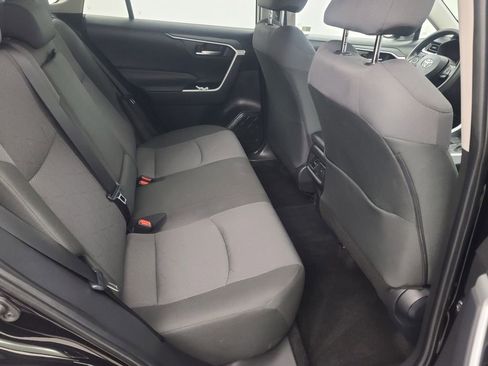 Used 2025 Toyota RAV4 XLE image 17