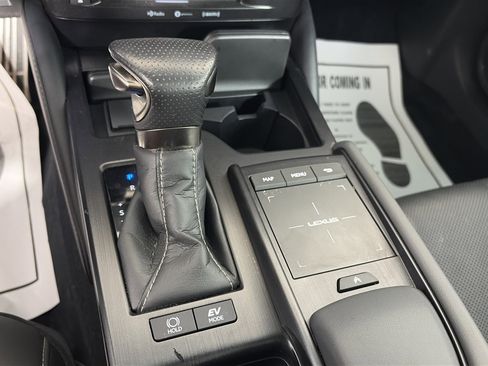Used 2022 Lexus ES 300h F Sport image 25