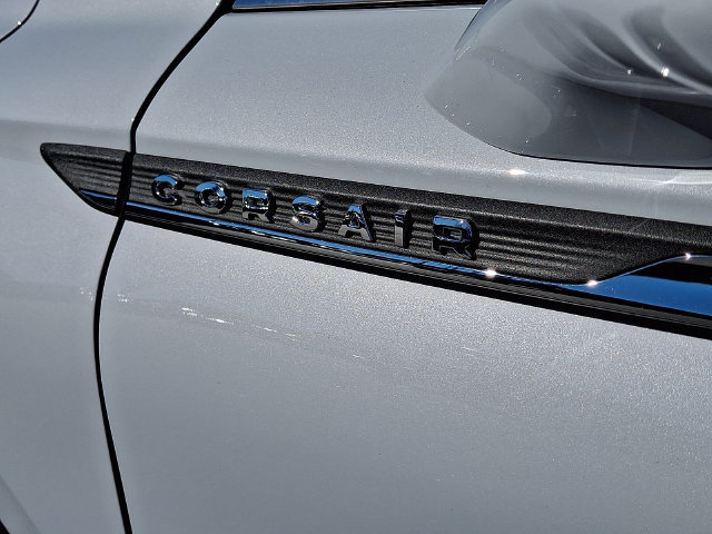 Certified 2025 Lincoln Corsair Reserve AWD/4WD image 31