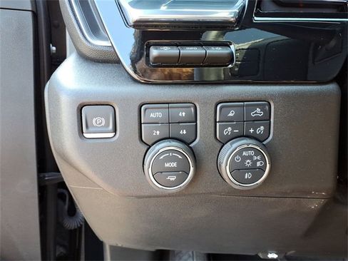 Certified 2024 Chevrolet Silverado 3500 High Country w/ High Country Premium Package image 18