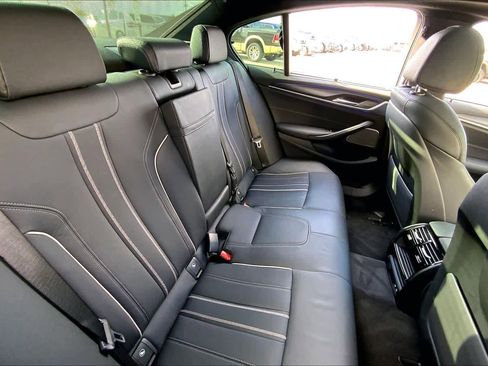 Used 2022 BMW 540i w/ Executive Package image 19