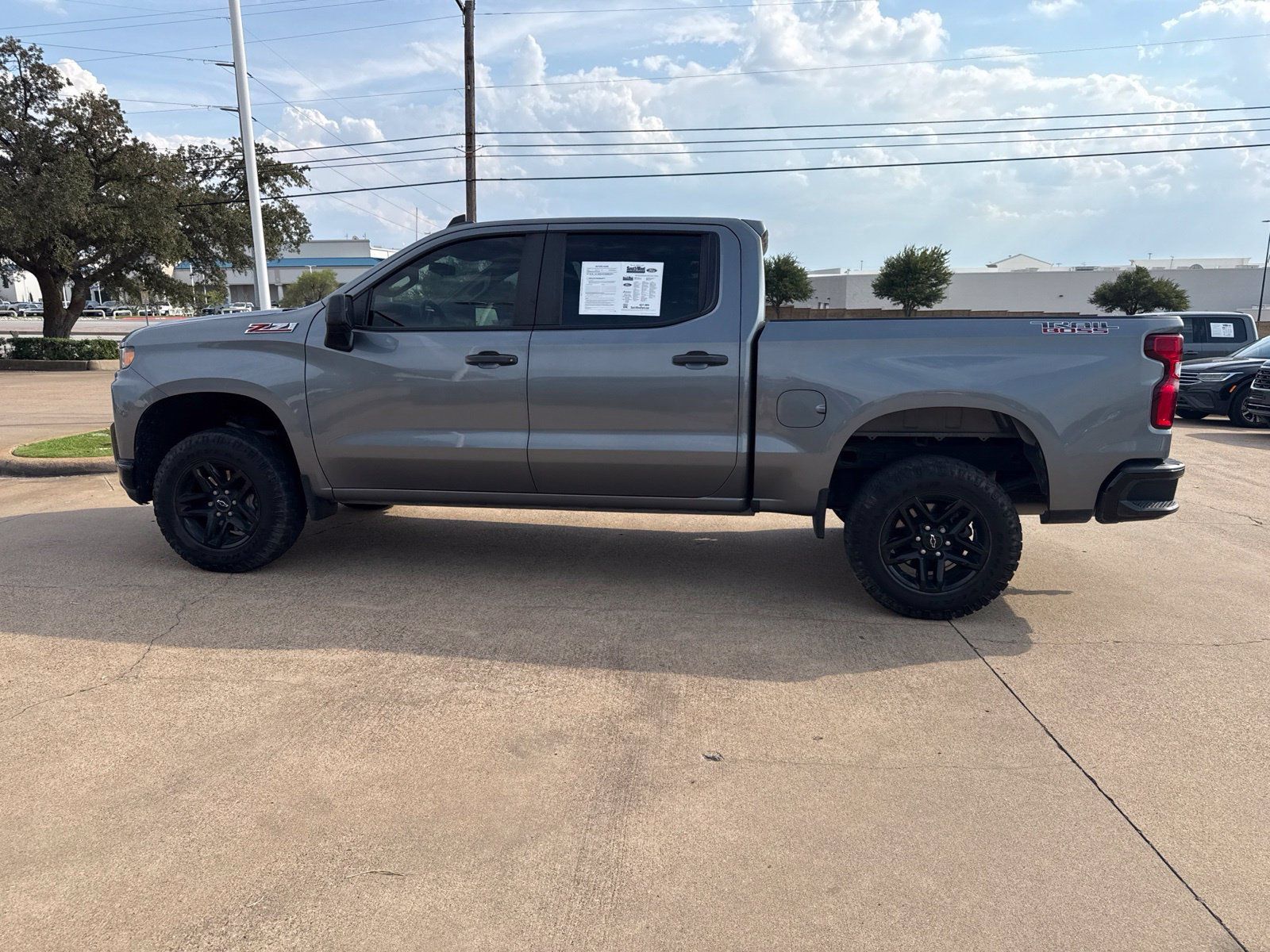 Used 2021 Chevrolet Silverado 1500 Custom Trail Boss AWD/4WD image 4
